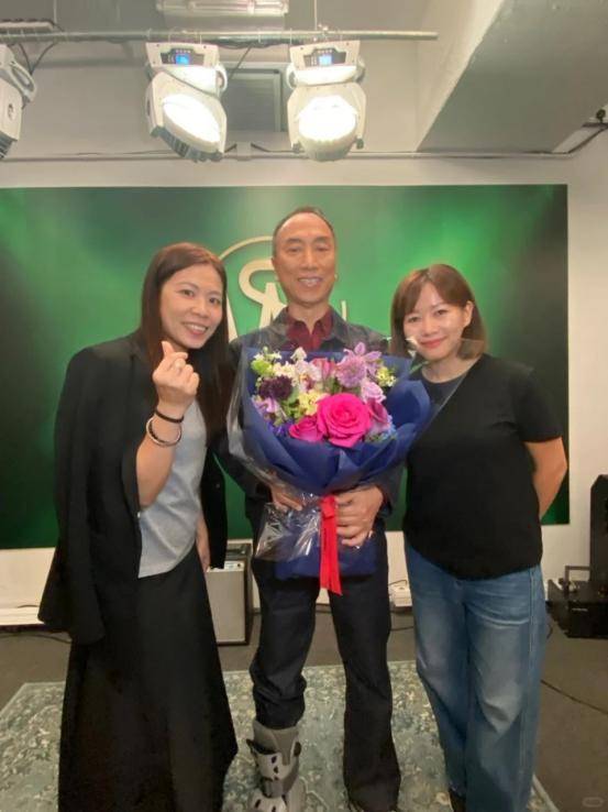 还直指自己, 极态度所感, 为了参加