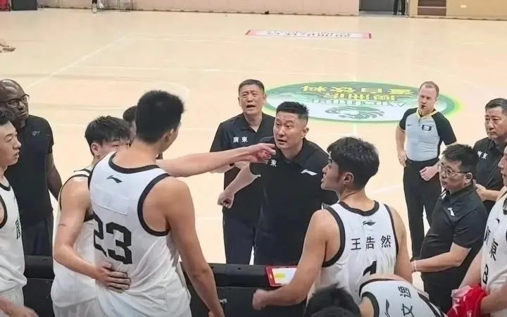 核心阵容清, 致矛盾公开