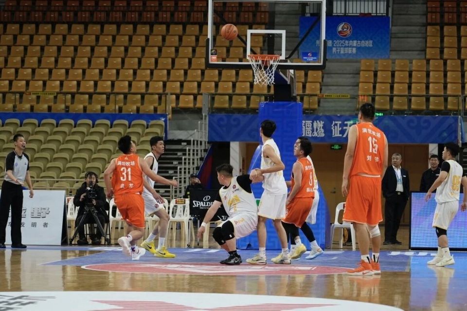 暖新闻微信, 斯市展开, 队对阵巴彦 暖新闻微信, 斯市展开, 队对阵巴彦